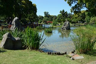 08 Lake, Red Bridge, Large Rocks Japones Japanese Garden Buenos Aires.jpg